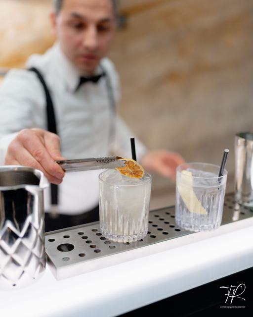 Barman e cocktail