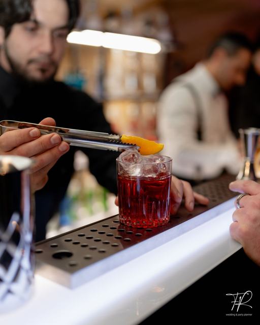 Barman e cocktail